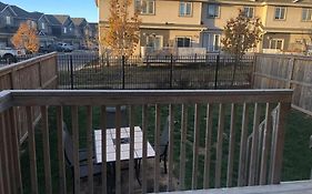Cozy And Beautiful 3 Bedroom House Close To Lake